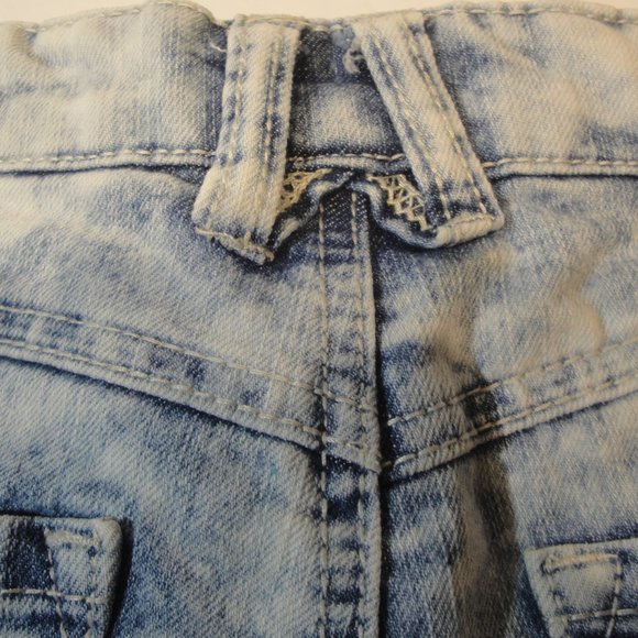 Rewind Distressed Denim Shorts with Fancy embroidered lace detail Size 1 - Picture 6 of 10